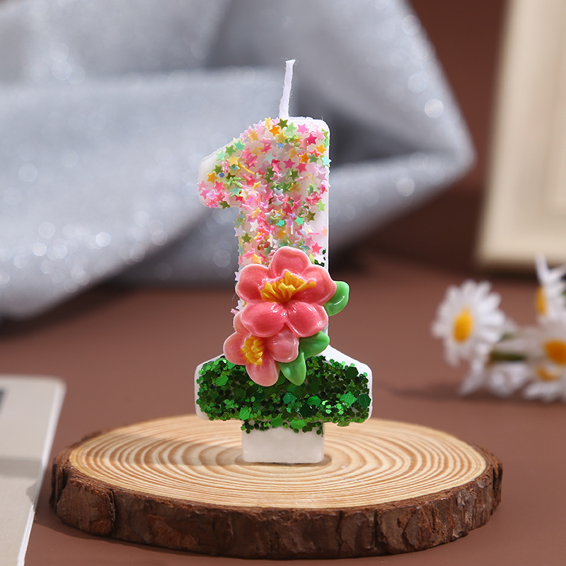 Flower-shaped Birthday Candles For Cake Decoration For Anniversary Celebrations And Festive Parties.