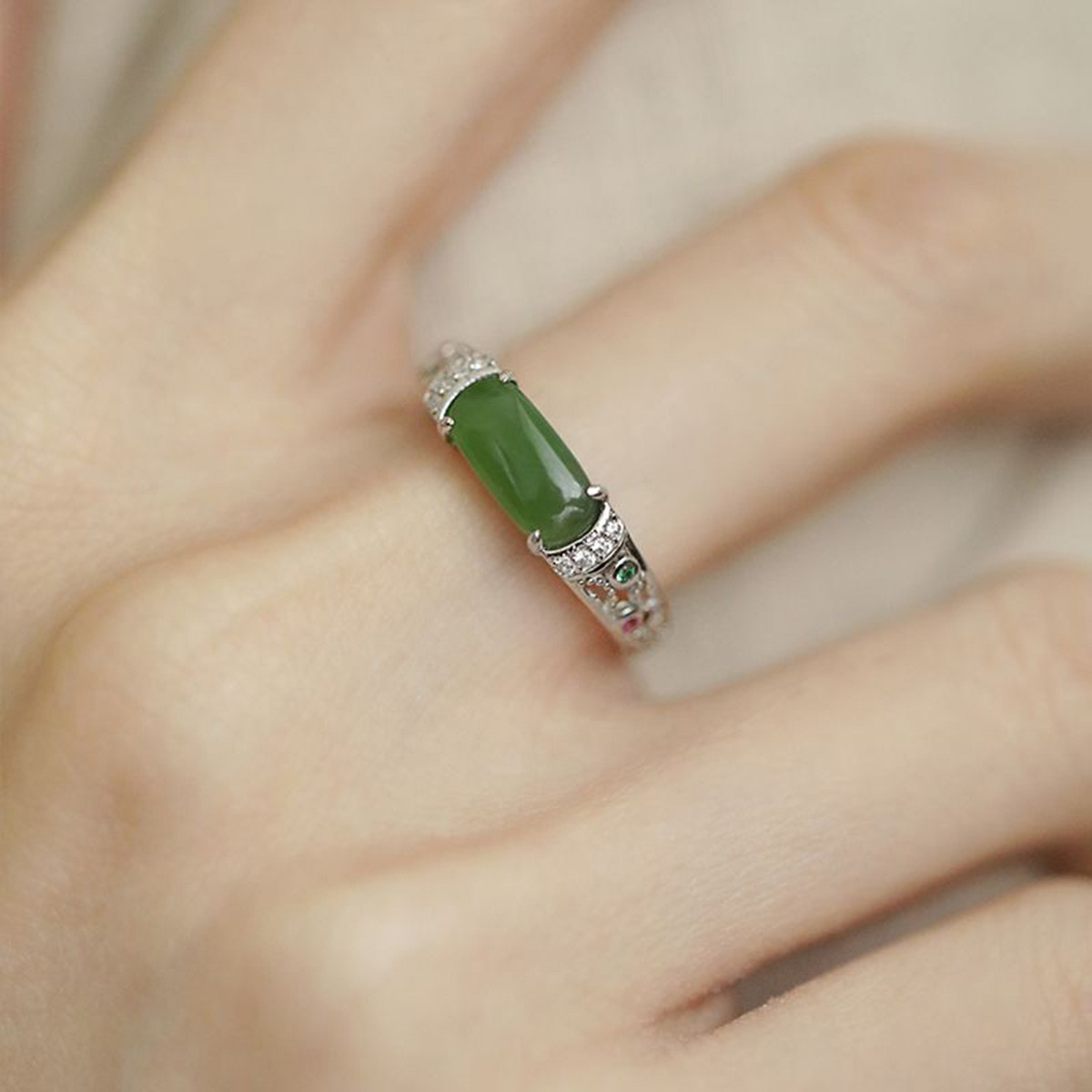 TEMU 1pc Retro Temperament Green Hollow Ring Women's New Chinese Style Temperament Court Suitable For Women' Wear Perfect Gift For Mom Or