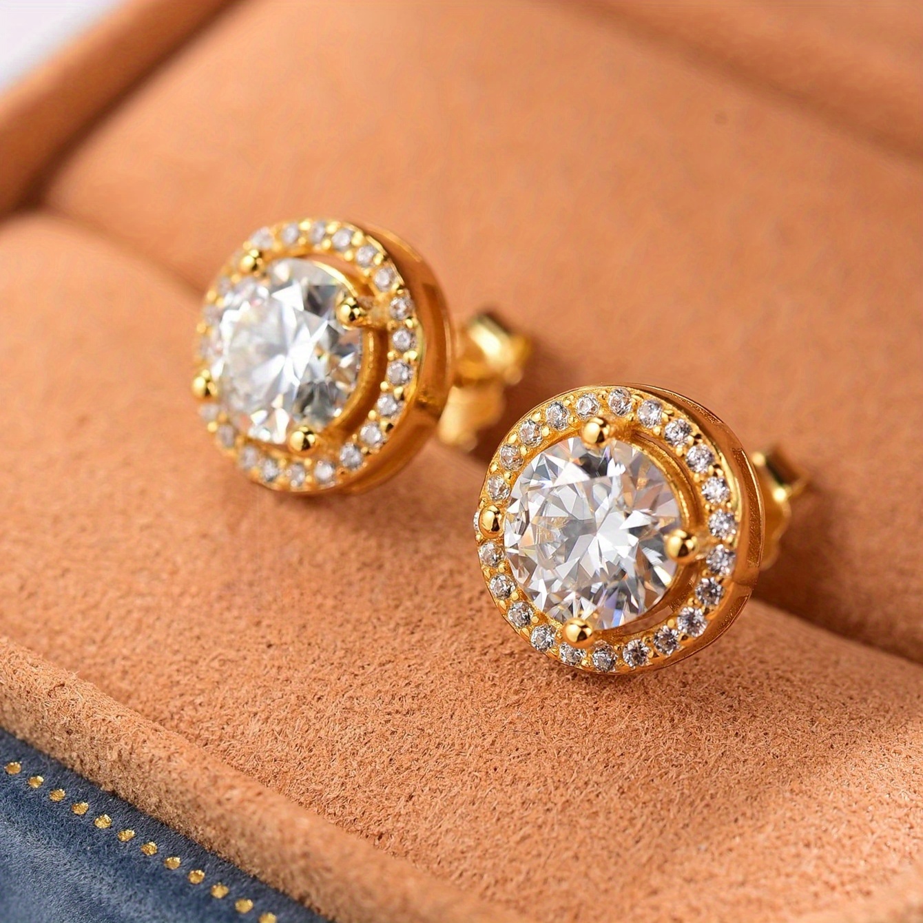 Women's Stylish Round Cut White Moissanite Stud Earrings, Elegant
