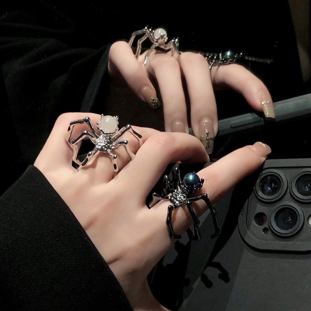 TEMU Spider Dark Punk Ring, High-end Metal Minimalist Style, Adjustable Opening (2-pack) Gothic Spider Opening Ring, Black And White Beads, Multiple