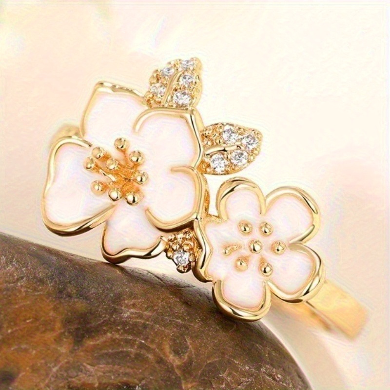 טבעת אמייל פרחונית אלגנטית מבני זירקון, תכשיטים עם נבחרת אבניות וינטגוני. זהב של KC לנשים - מתנת יום ולנטיין, לבוש יומיומי ואירועים מיוחדים, תכשיטי ולנטיין, אביזר לאירוע, קסם מתוחכם, עדין אומנות