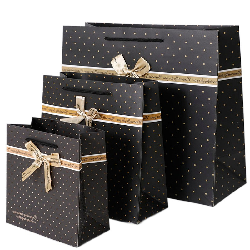 

1pc Elegant Black And Golden Paper Gift Bag With Foldable Design And Bow, Large 11.8-inch Birthday Present Bag For Men And Women