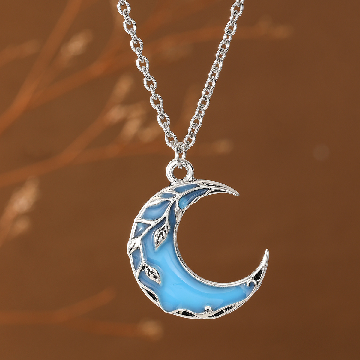 TEMU Elegant Ethnic Style Relief Branches And Small Leaf Pattern Pave Synthetic Zirconia Moon Women's Pendant Necklace Suitable For Gatherings,