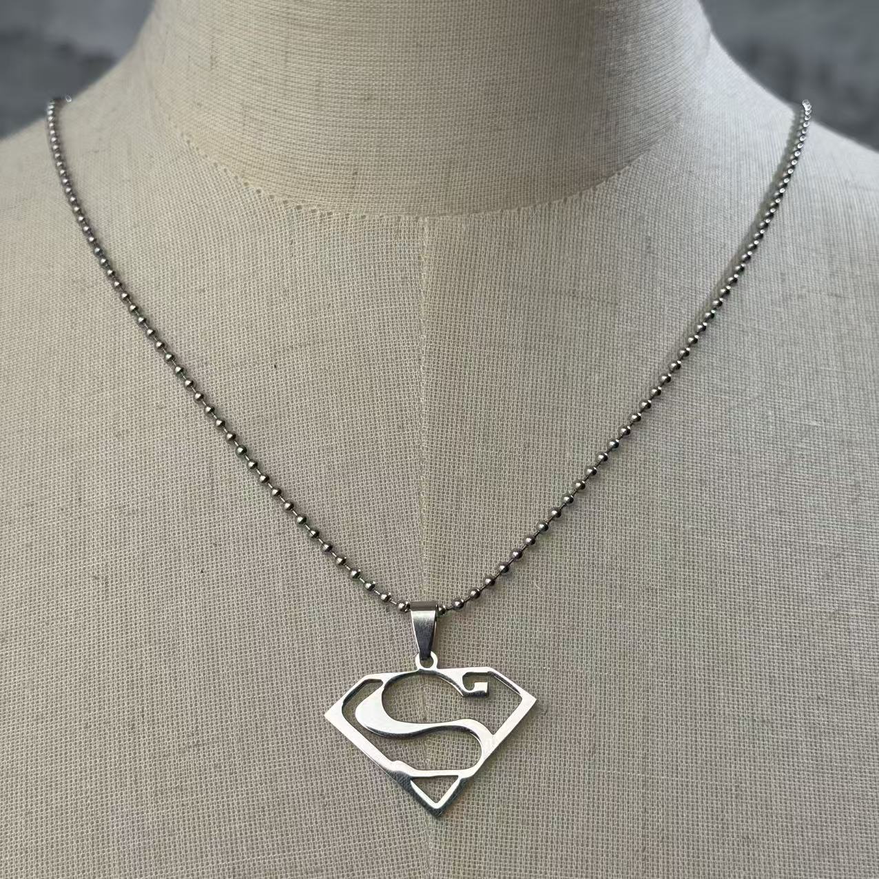 TEMU Warner . Wb Superman Logo Necklace, Retro Hip-hop Superman Pendant Necklace, Individual Necklace Accessory, New. A As A Gift