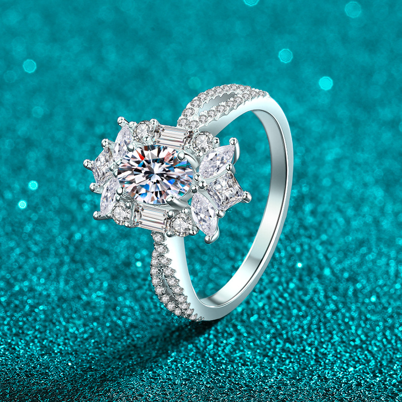 S925 Moissanite Fireworks Ring, Light Luxury Design