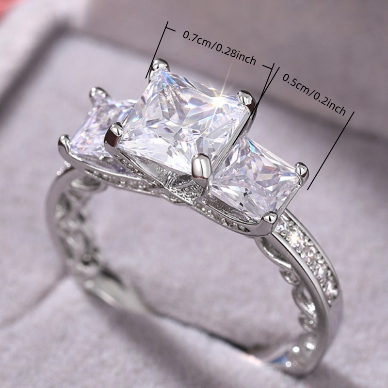 Luxury Synthetic Zircon Three Stone Engagement Ring for Teens