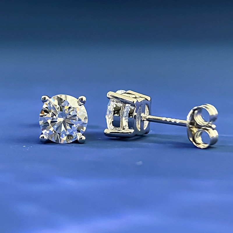 Women's 0.5/1/2/3 Carat Moissanite Four-Prong Stud Earrings