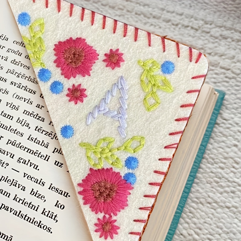 Personalized Hand Embroidered Corner Bookmark 26 Letters Felt Triangle  Corner Page Bookmark Handmade Stitched Book Marker Cute Flower Bookmarks  For Bo