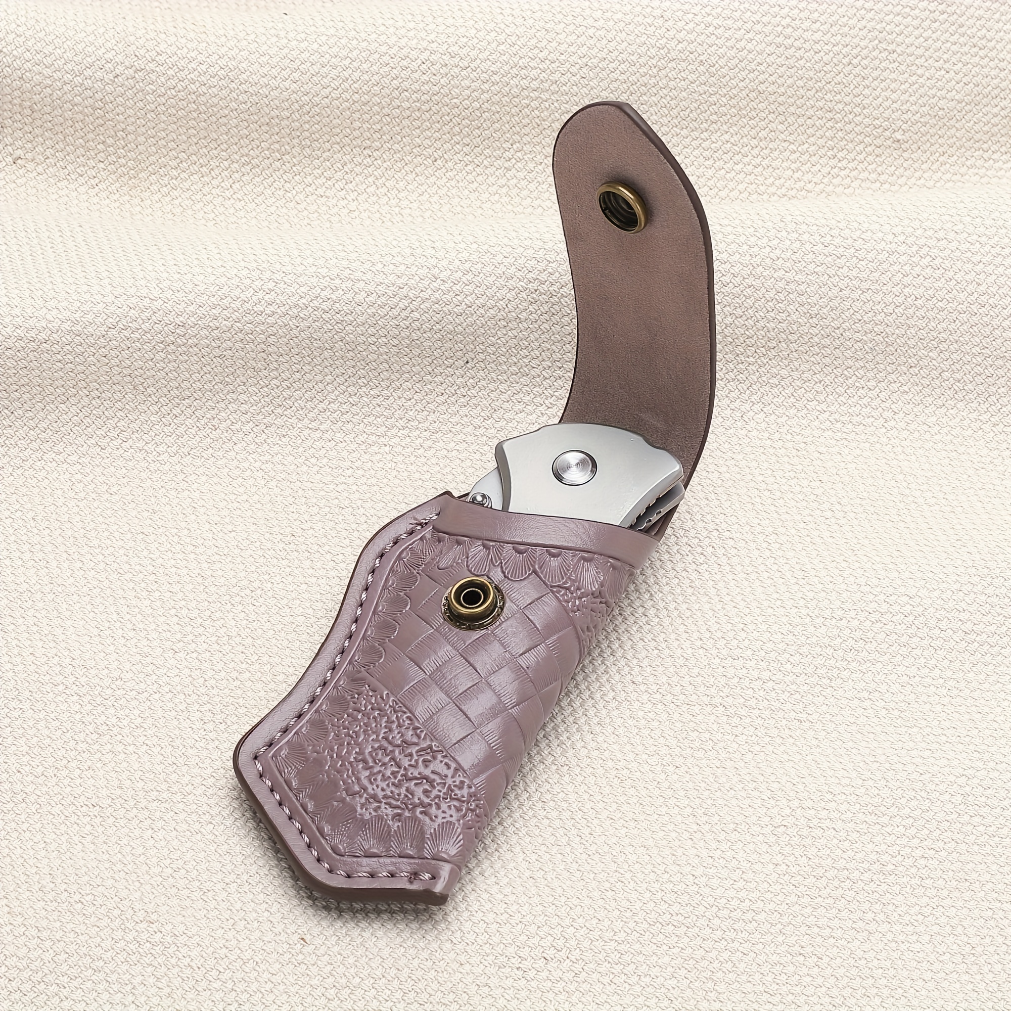 https://img.kwcdn.com/product/portable-folding-knife-case/d69d2f15w98k18-ba64a12e/Fancyalgo/VirtualModelMatting/84fafefd5490e06e432c2f3bf4bfba6c.jpg