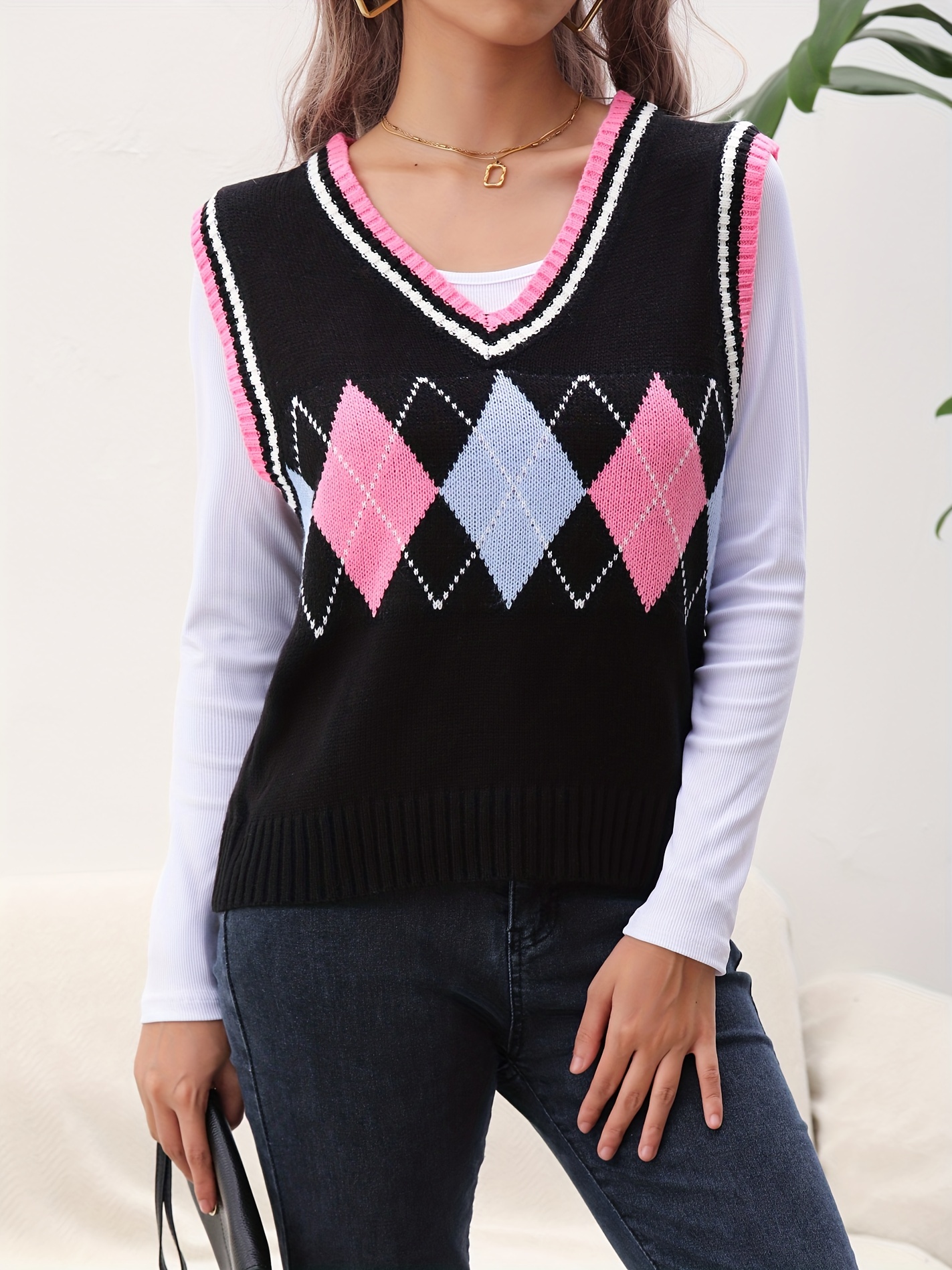 Argyle Pattern Round Neck Sweater