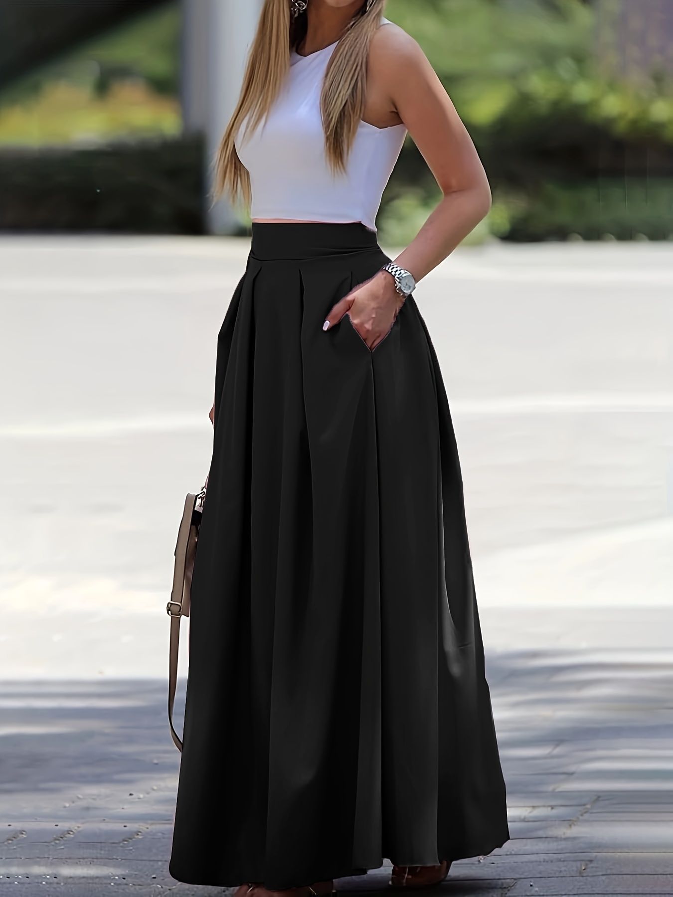 Falda larga negra con florecitas blancas cintura alta- Ropa mujer