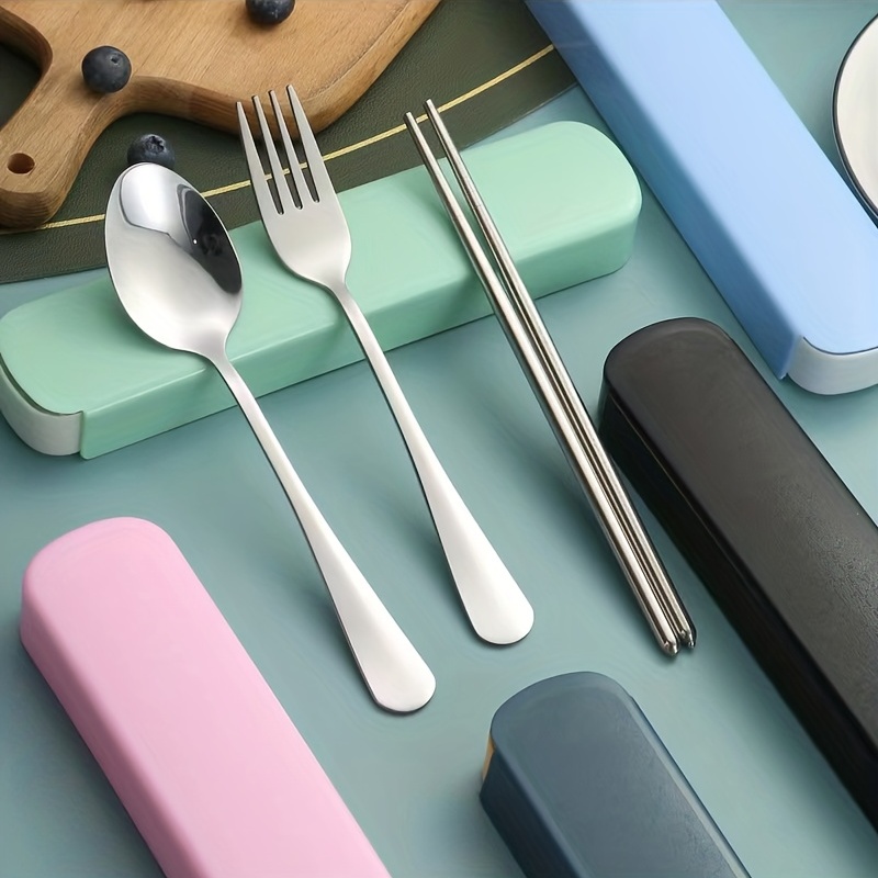 The world's first travel cutlery set that comes with its own