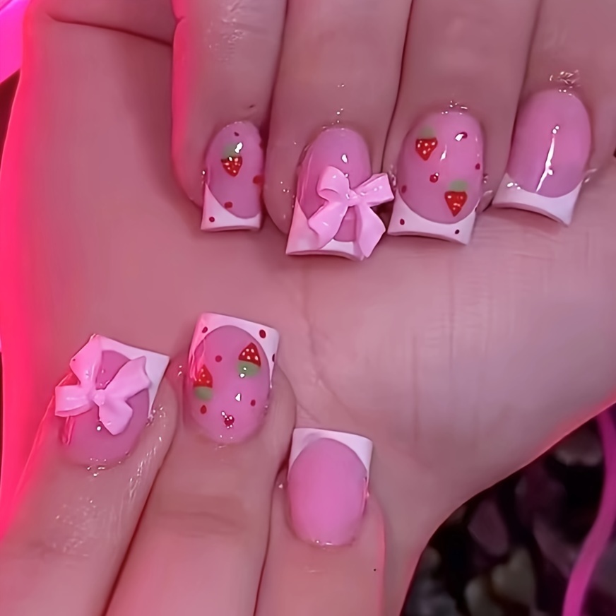 strawberry nail art 💅🏻🍓, Gallery posted by Bailey ✨