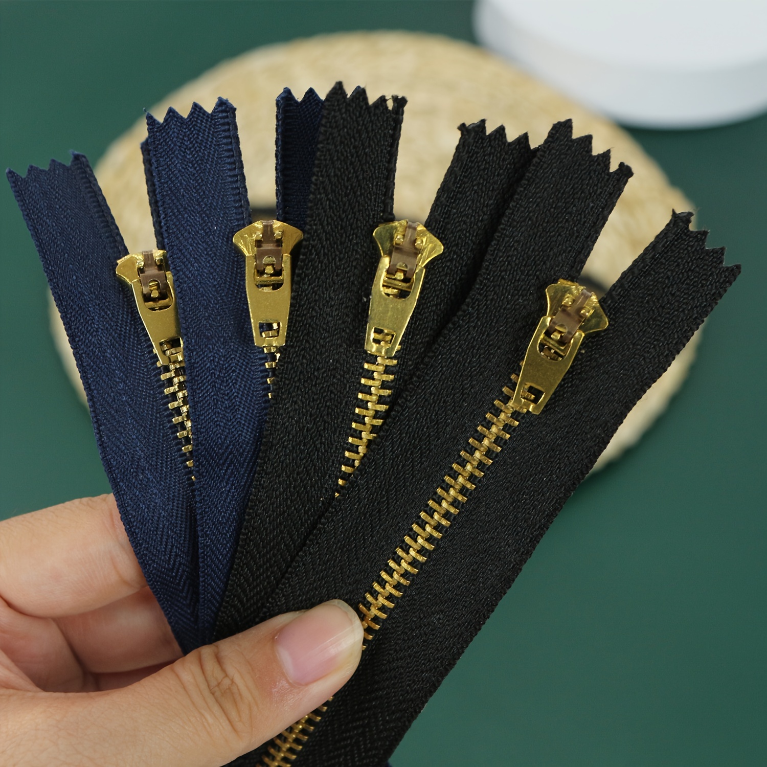 10pcs 7.87in Color Small Zipper 3# Resin Zipper Closed Tail Self-locking  Color Extender Zipper Extender For Tight Dress Repair Kit