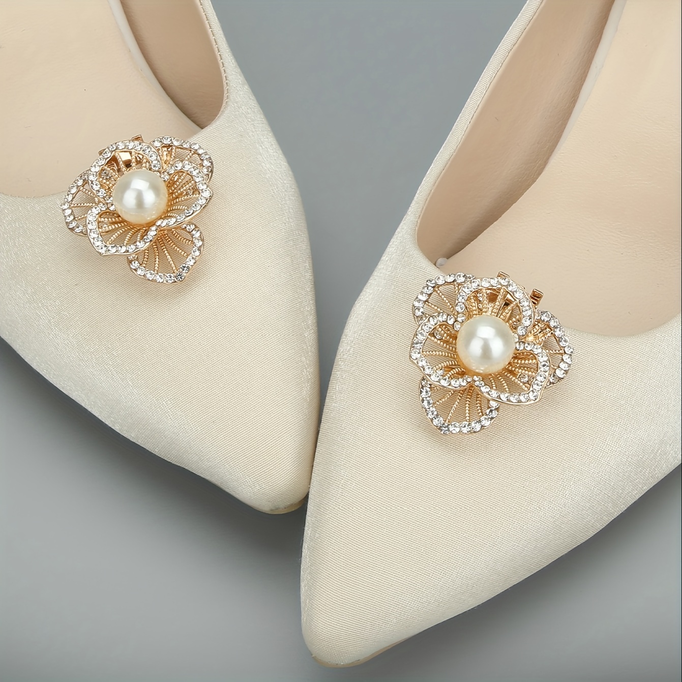 1 Pair Faux Pearl Rhinestone Combination Creative Flower Alloy Fashion Wedding Shoe Decoration Bridal Party Shoe Buckle