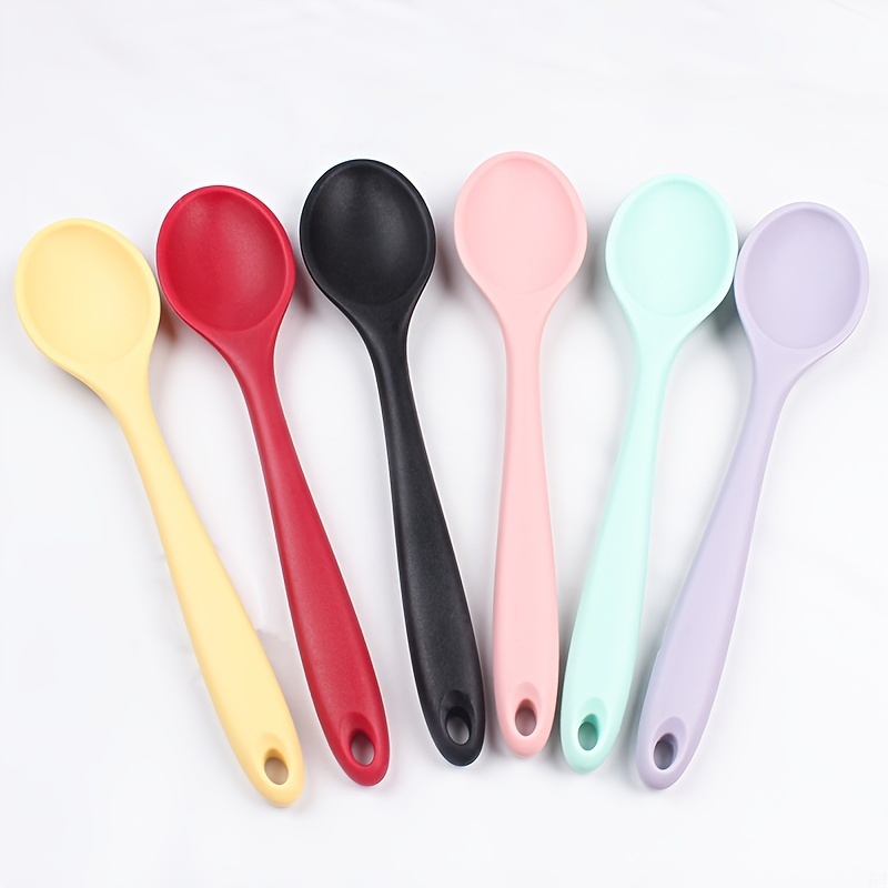 https://img.kwcdn.com/product/silicone-small-soup-spoon/d69d2f15w98k18-00d6127d/Fancyalgo/VirtualModelMatting/7ea7bed9218eb2088904f4e13fa71948.jpg?imageView2/2/w/500/q/60/format/webp