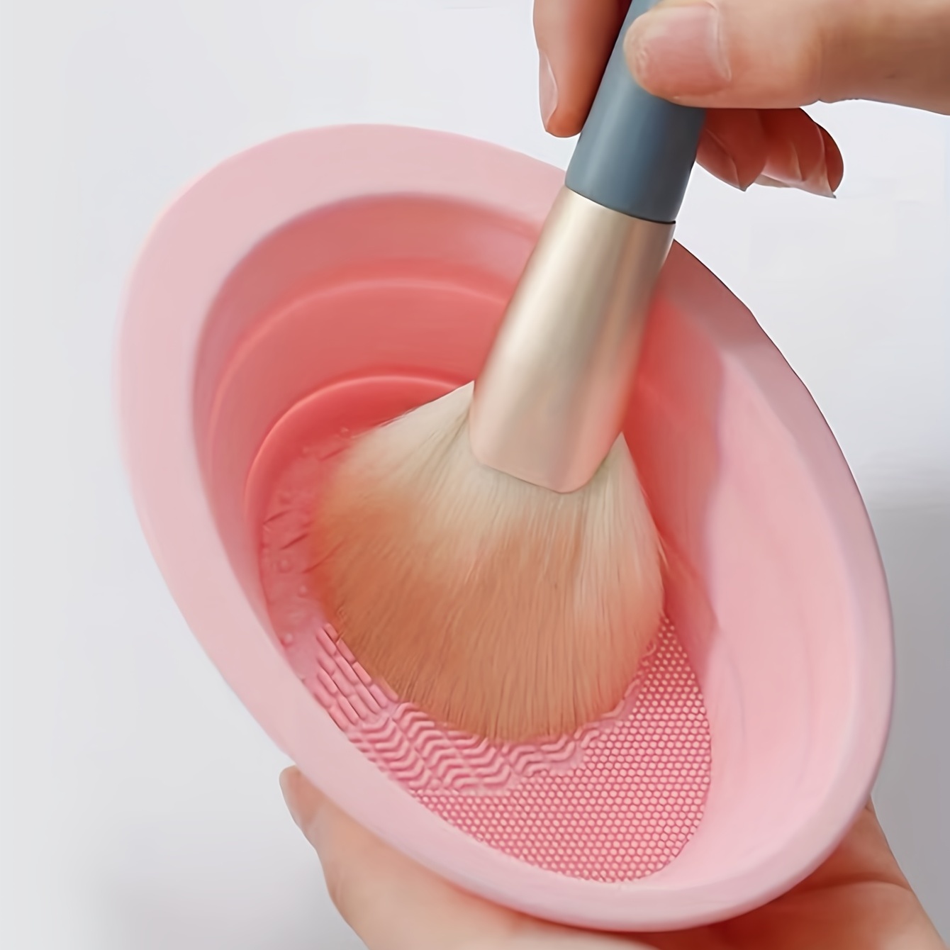 https://img.kwcdn.com/product/silicone-washing-brush/d69d2f15w98k18-105c6bb3/Fancyalgo/VirtualModelMatting/98287e690a43b098eb2eba111018a5aa.jpg?imageMogr2/auto-orient%7CimageView2/2/w/800/q/70/format/webp