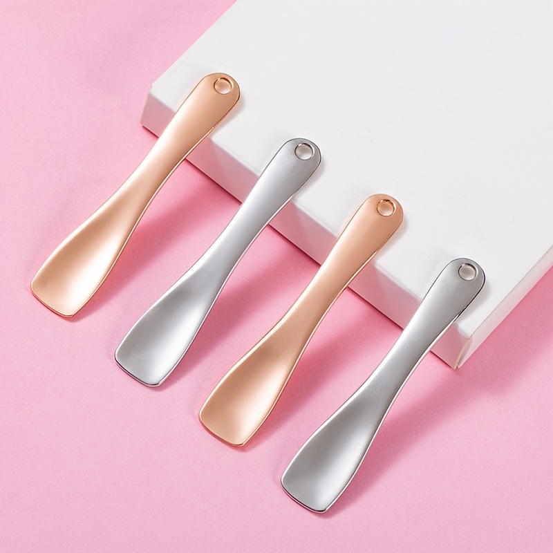 https://img.kwcdn.com/product/solid-color-mini-metal-makeup-spatula/d69d2f15w98k18-90125427/open/2023-06-28/1687939619751-e66fbb289ac447c5859a8ae813ed804f-goods.jpeg?imageView2/2/w/500/q/60/format/webp