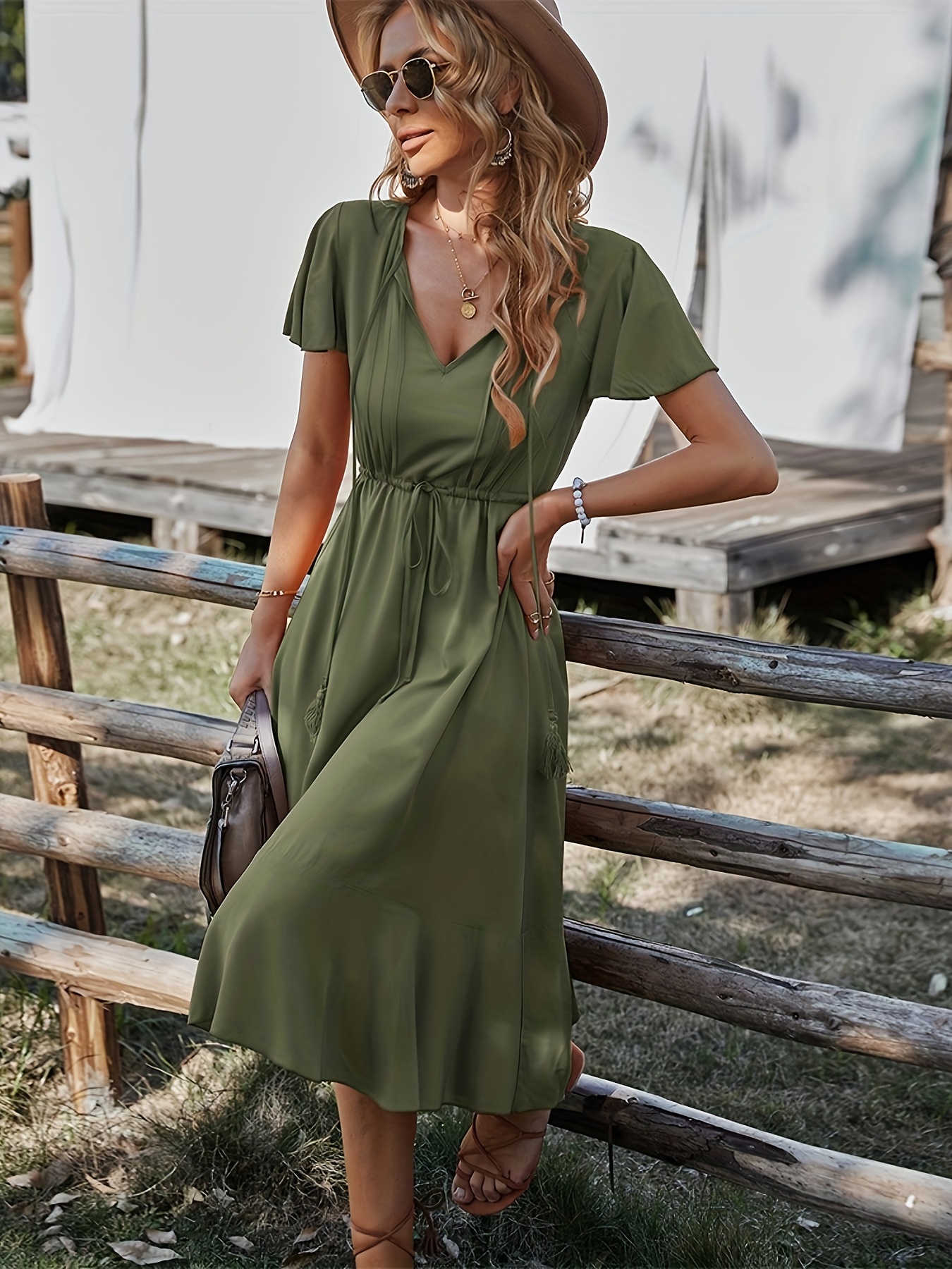 Vestido verde militar discount elegante