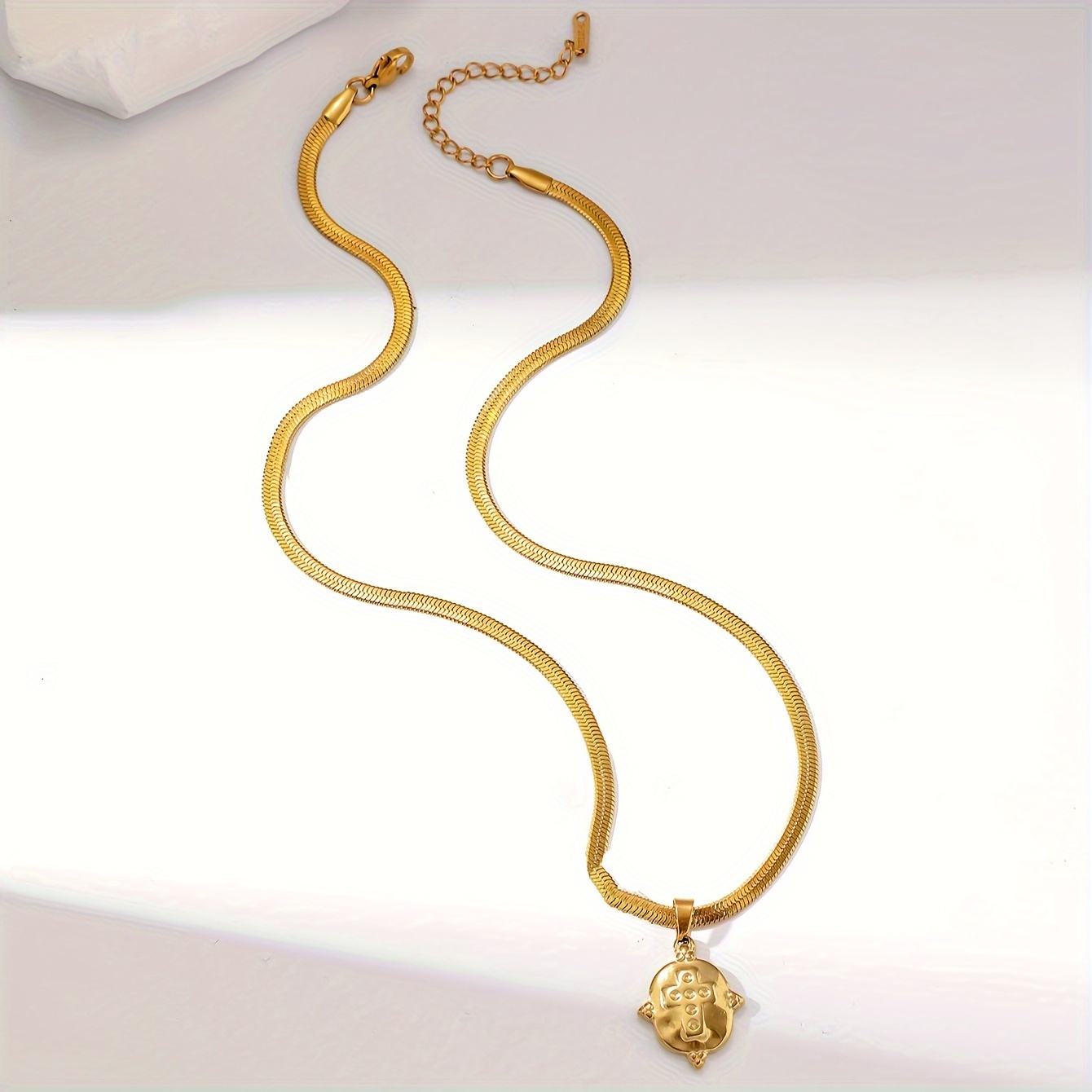 Necklace clearance gold simple