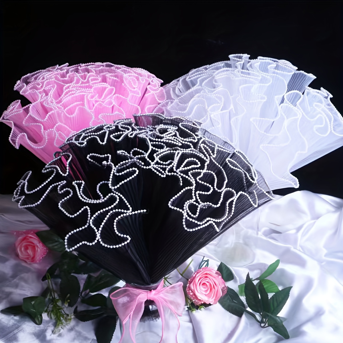Tanga de malla aplique floral con letra & con diseño de cadena