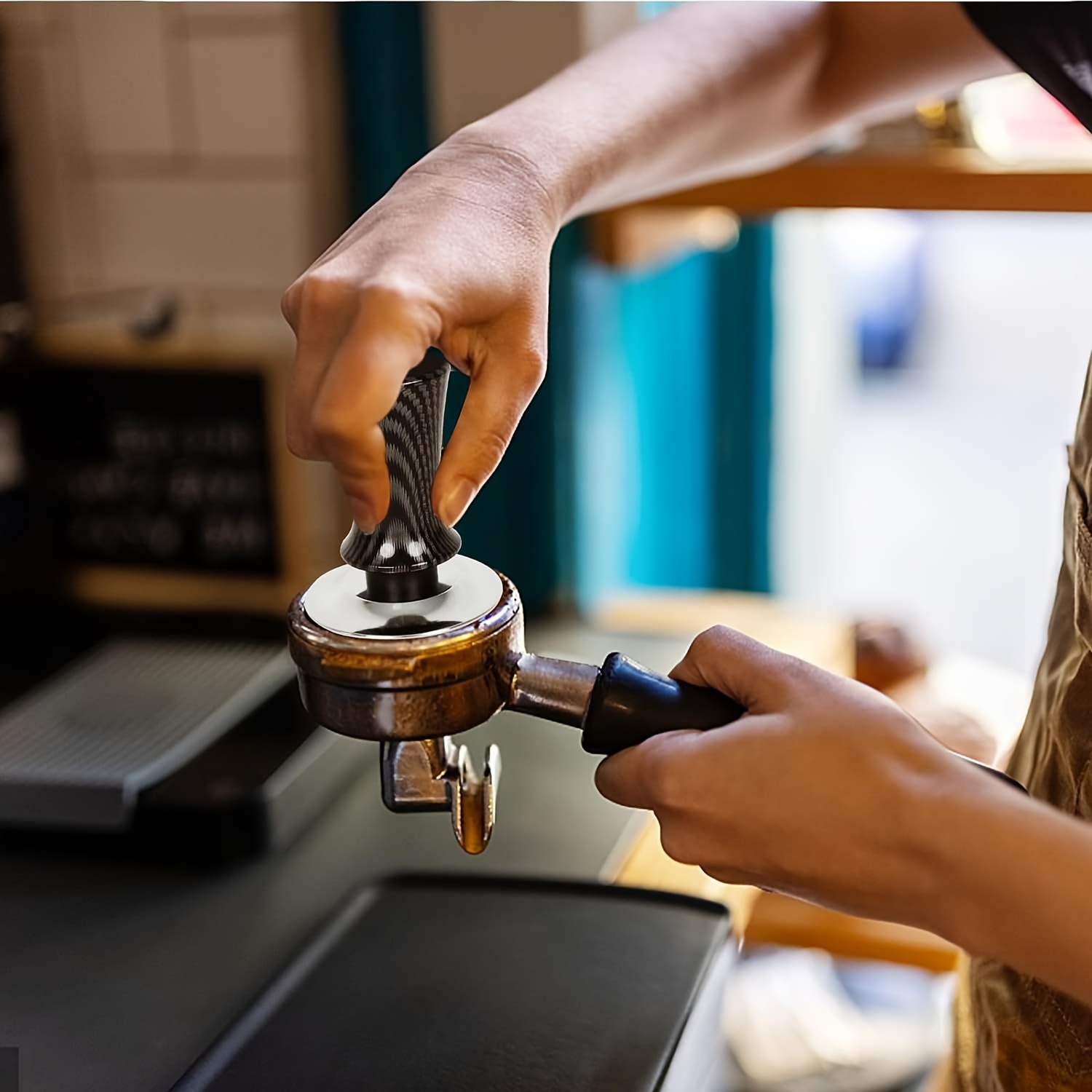 Herramienta distribuidora de café expreso de 2.087 in - Nivelador de  espresso de doble cabezal para portafiltros de 2.126 in, manipulador de  manos de