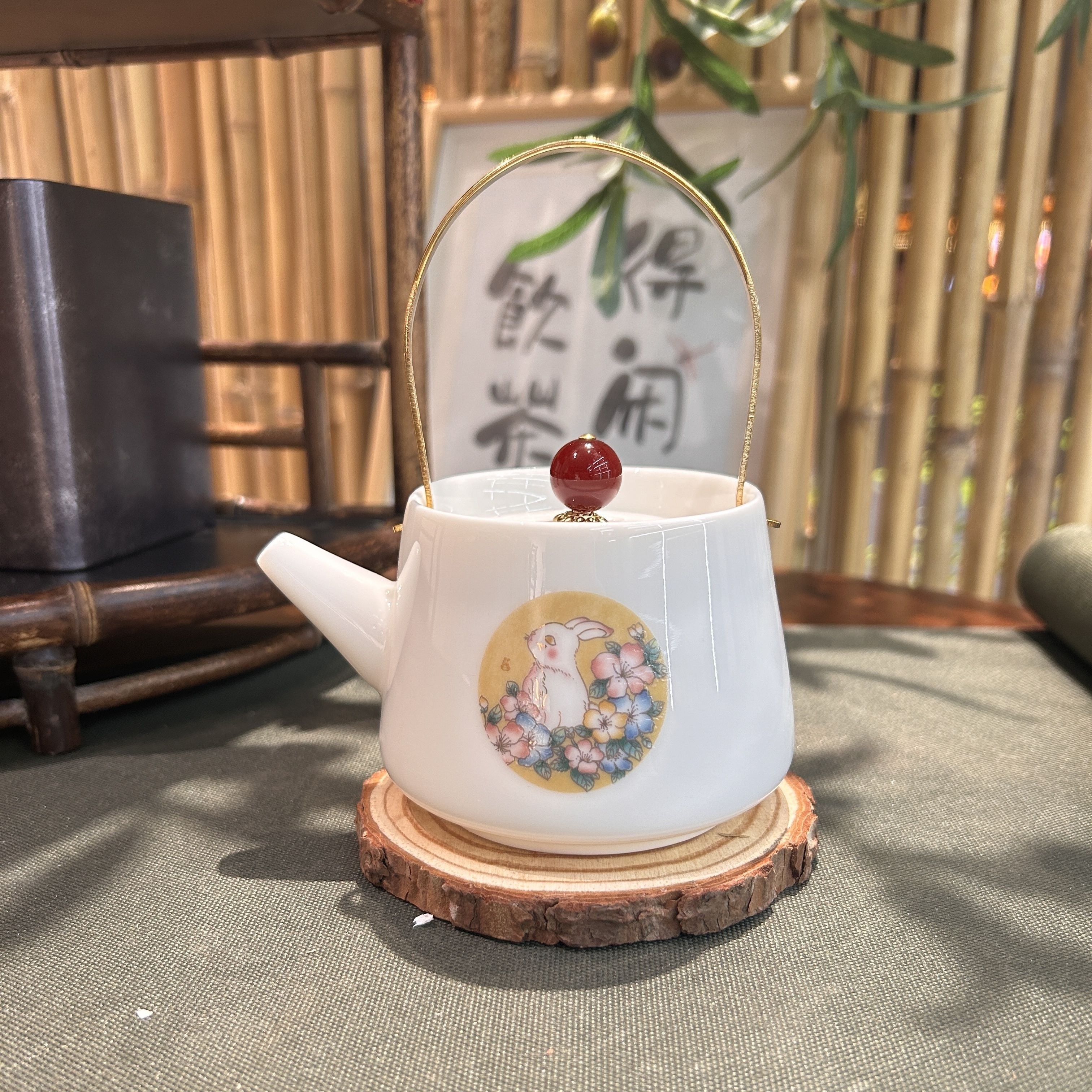 Amethyst tea set - exquisite carving of a tea kettle and 4 tea cups in