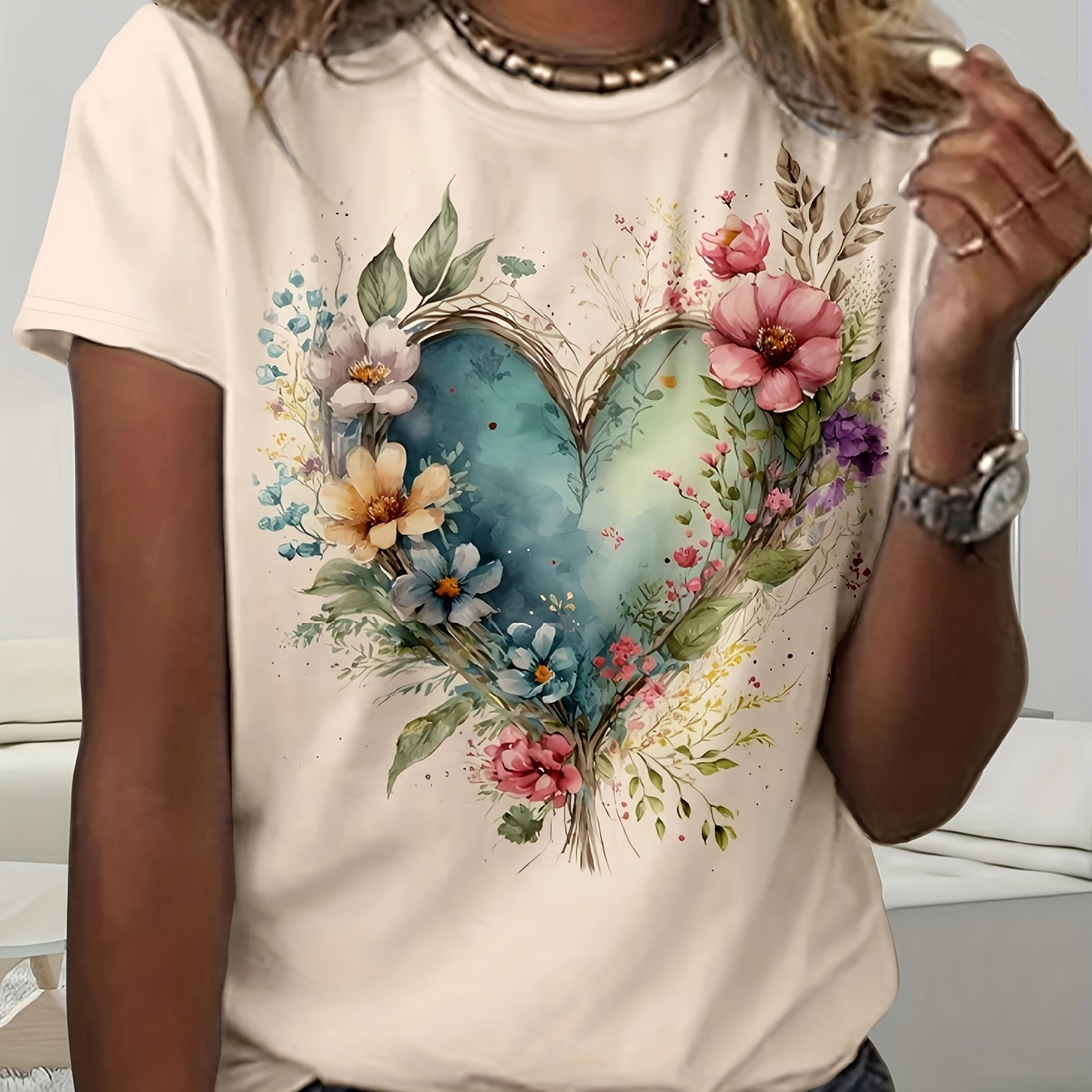 

T-shirt à col rond avec imprimé floral et cœur, t-shirt à manches courtes décontracté pour le printemps et l'été, vêtements pour femmes