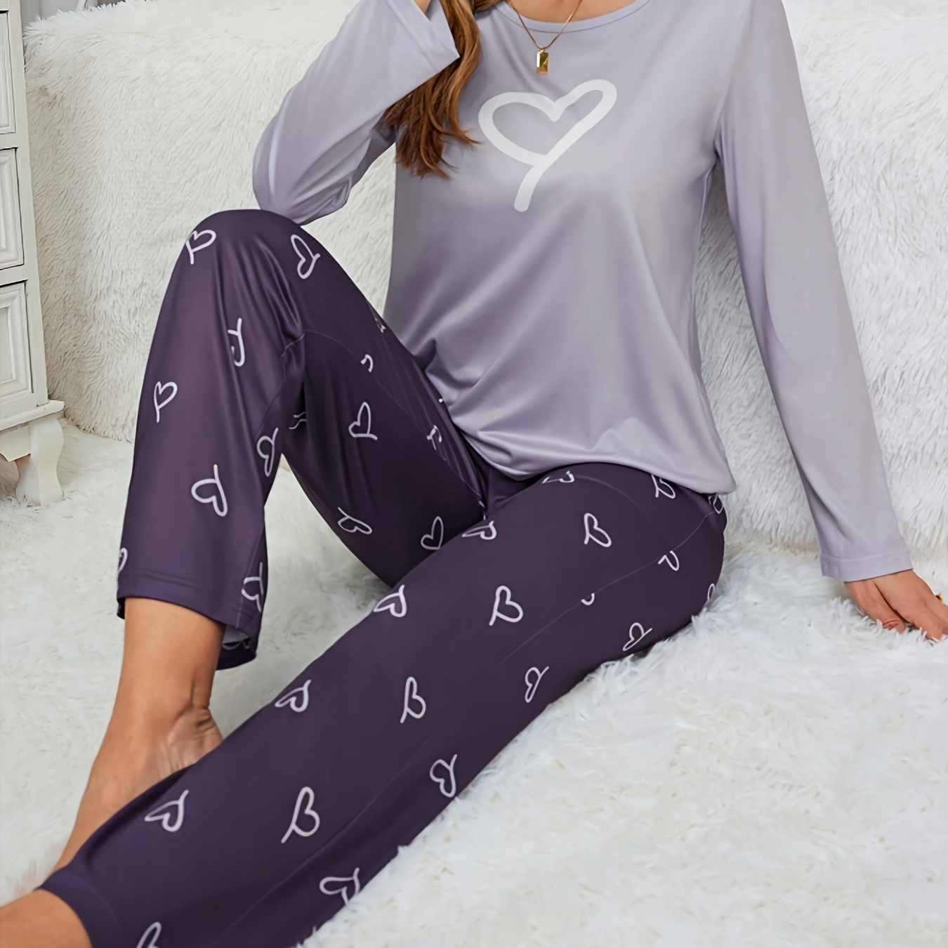 

Cozy Heart Pattern Pajama Set For Women - Long Sleeve, Round Neck With Bow Detail, Machine Washable - Fall/winter