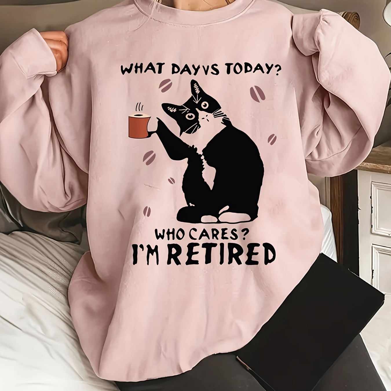 

Cartoon Retired Cat & Letter Print Sweatshirt, Casual Crew Neck Long Sleeve Sweatshirt, Women's Clothing