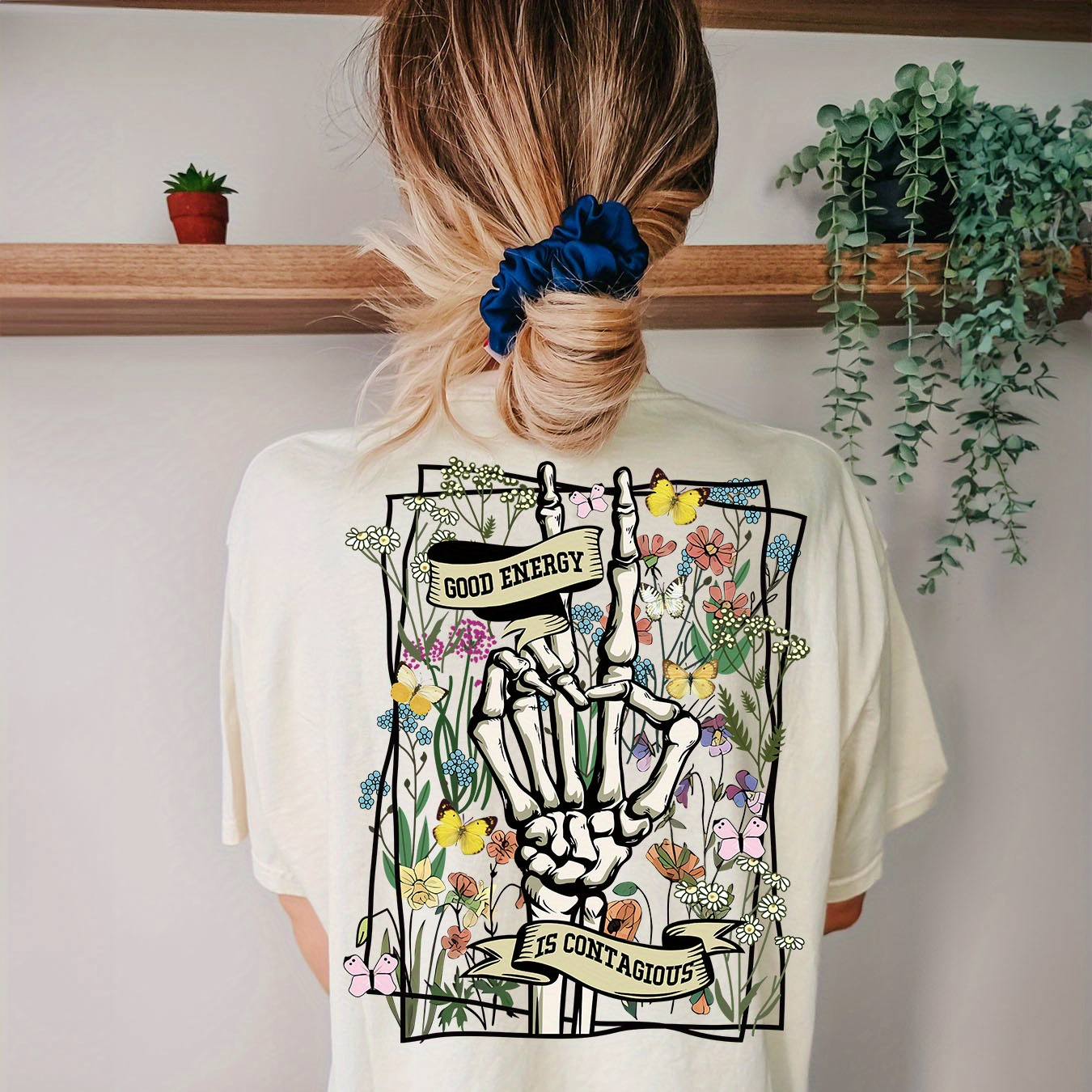 

Floral & Skull Hand Print T-shirt, Short Sleeve Crew Neck Casual Top For Summer & Spring, Women's Clothing