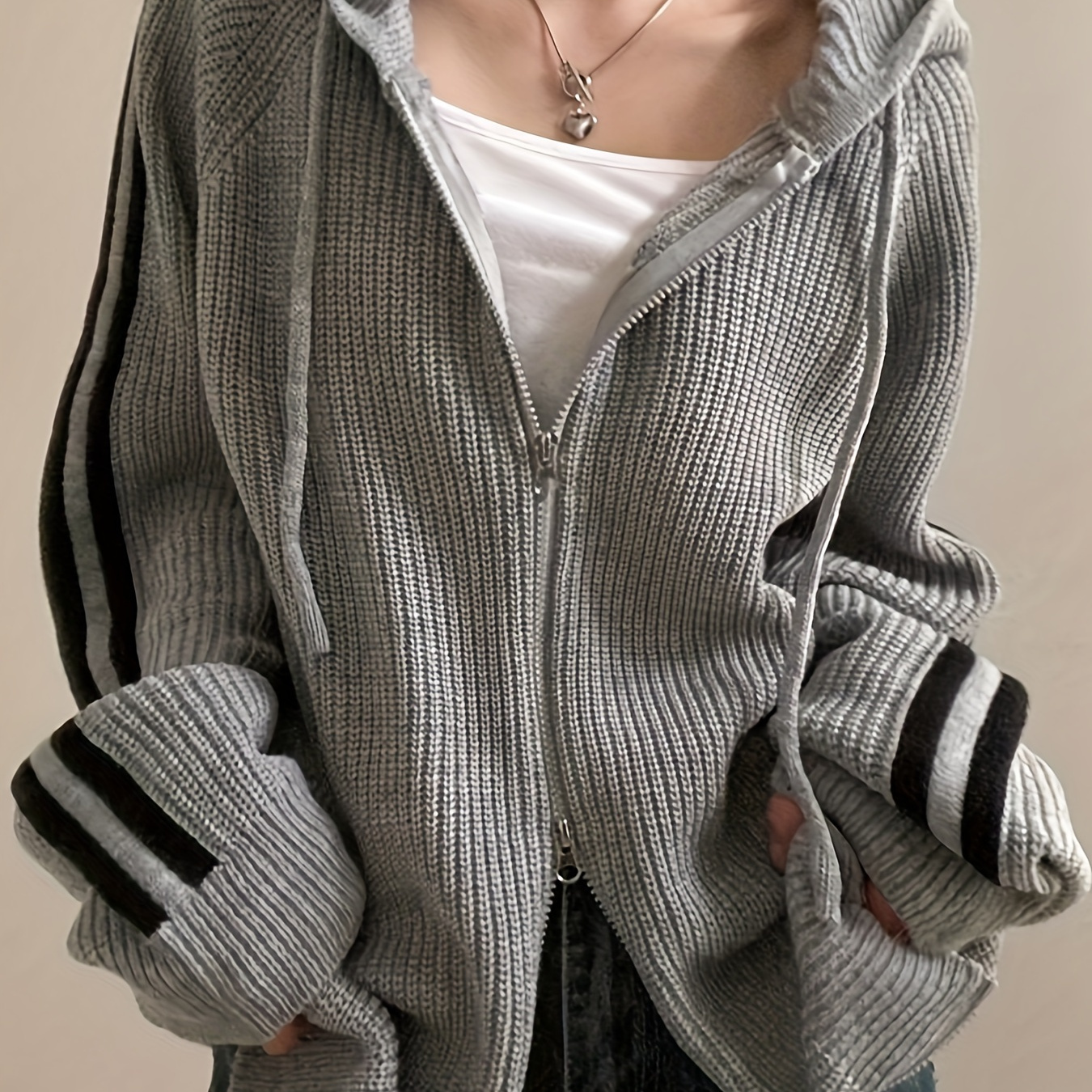 

1pc Cardigan à capuche chic pour femme - Tissu en de polyester, détail à cordon de serrage, double fermeture éclair, manches longues, coupe , design chaud - Mode automne/hiver