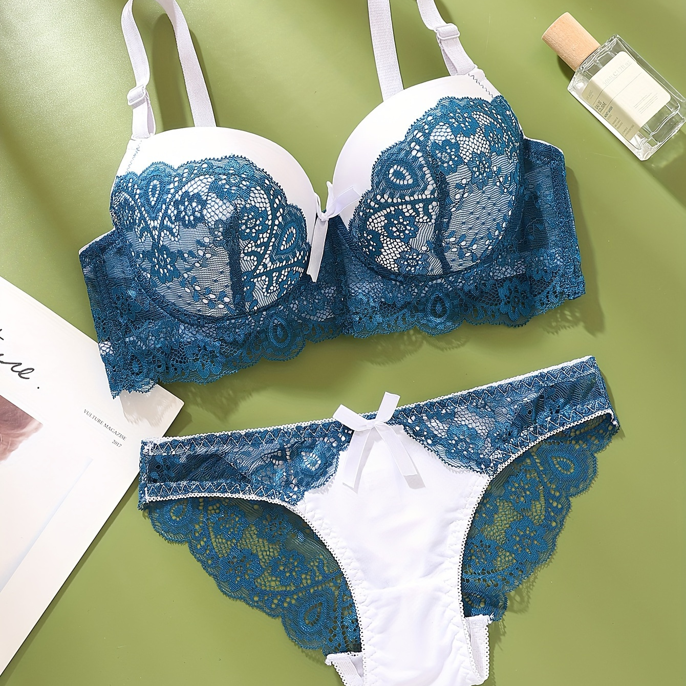 

French Romantic Stylish Sexy Women's Bra Set With Lace Color-blocking, Including Lingerie And Panties.