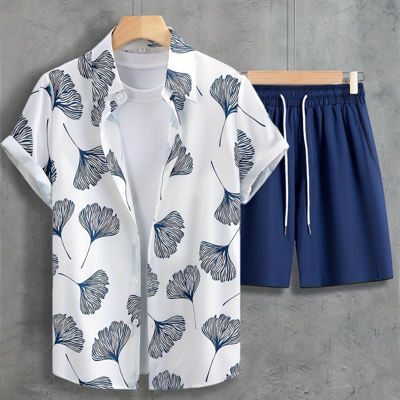

2pcs Men's Leaf Print Short Sleeve Shirt And Loose Shorts For Summer