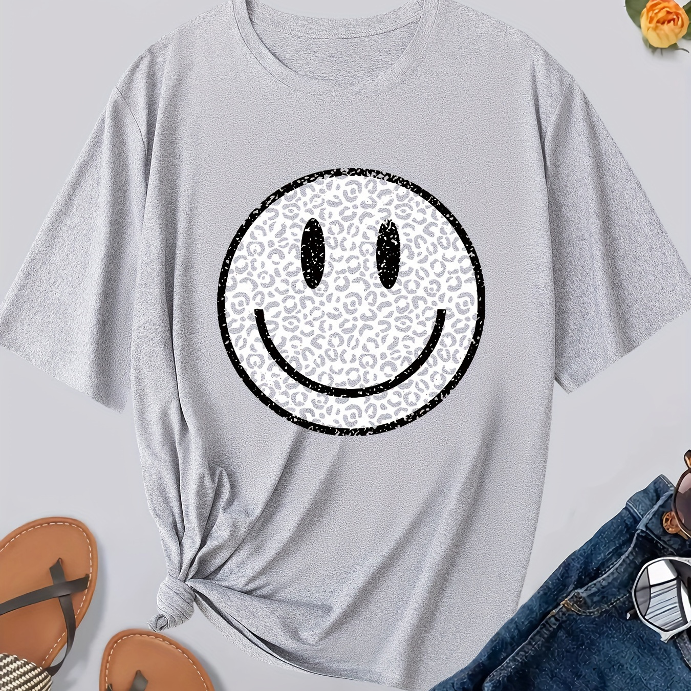 

Plus Size Letter Print T-shirt, Short-sleeve Round Neck Casual Top, Suitable For Summer And Spring, Women's Plus Size Clothing.