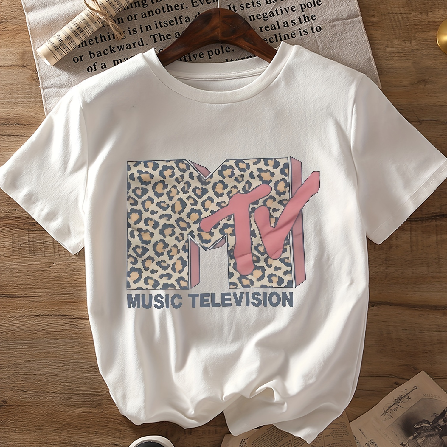 

Women' Leopard Print Geometric , Casual Round Neck, Polyester Knit, Regular Length, ,
