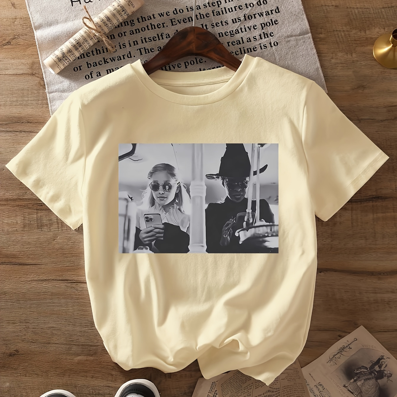 

Movie Vintage Photos T-shirt, Short Sleeve Crew Neck Casual Top For Summer & Spring, Women's Clothing