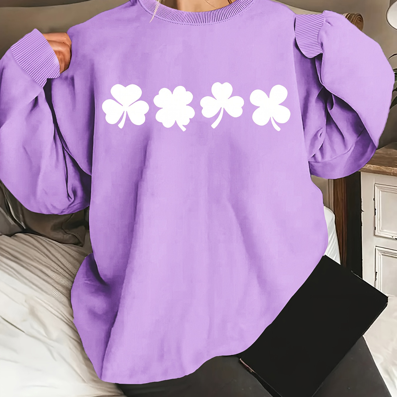 

Plus Size Clover Print Sweatshirt, Casual Long Sleeve Crew Neck Pullover Sweatshirt, Women's Plus Size clothing