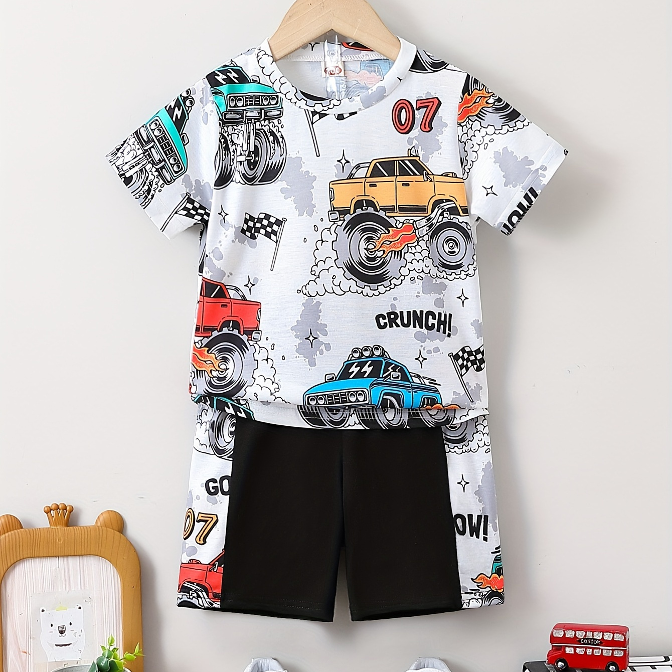 

2pcs Boys Casual Cartoon Off-road Truck Graphic Print Short Sleeve T-shirt & Shorts Set, Comfy Summer Boys Clothes