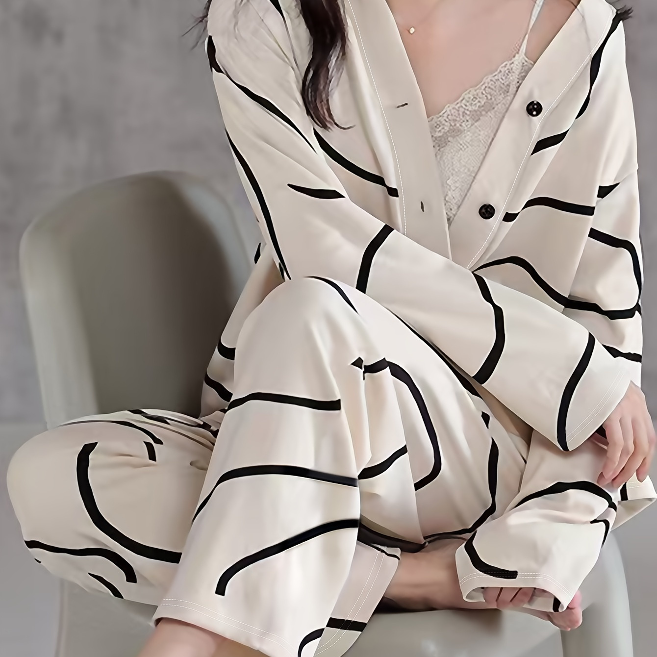 

Geometric Pattern Pajama Set, Long Sleeve Buttons Top & Waistband Pants, Women's Sleepwear & Loungewear