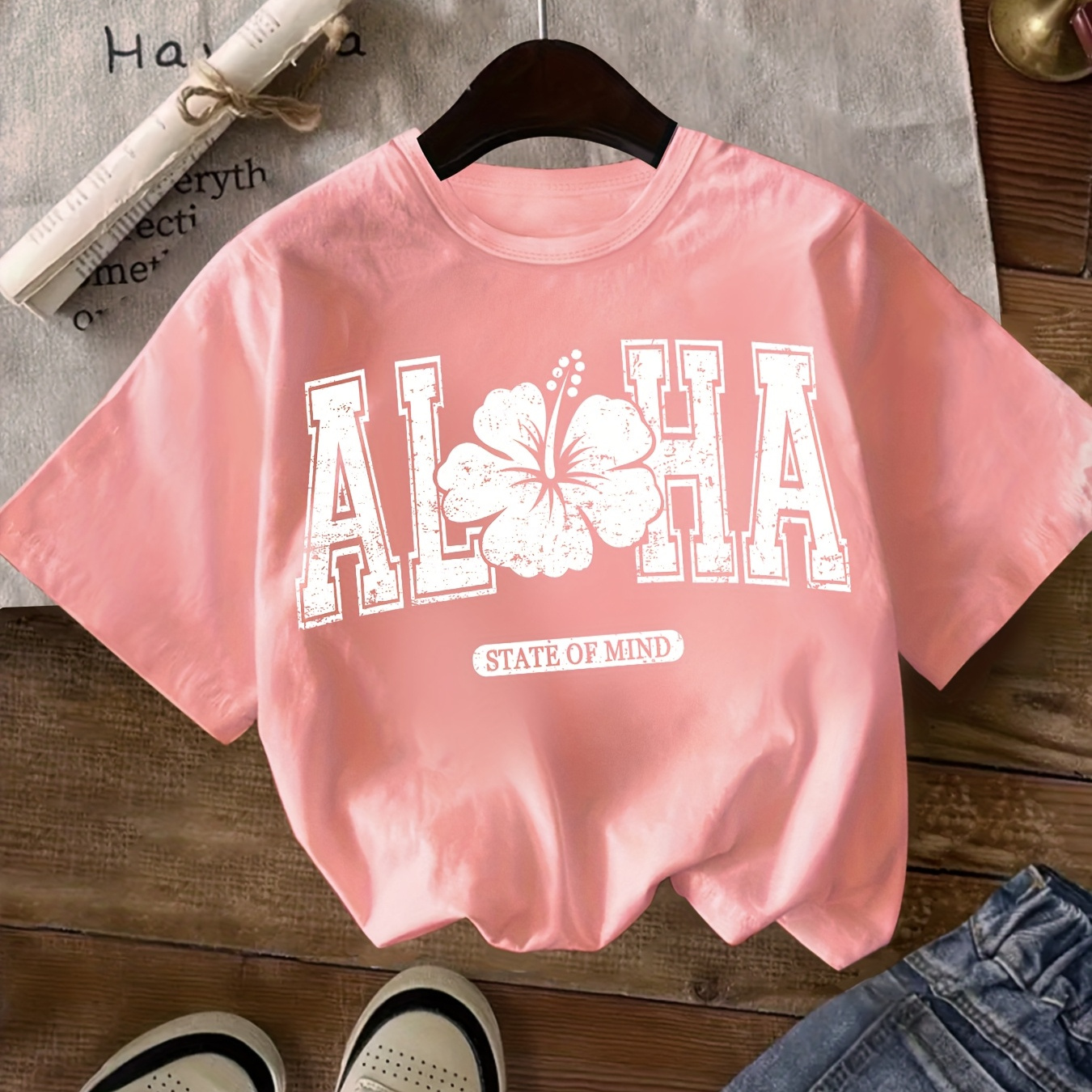 Girls' Aloha Hawaiian Floral Print T-Shirt - Soft Pink Casual Summer Tee with "ALOHA" & Hibiscus Design, Breathable Round Neck Short Sleeve Top for Beach Vacations & Casual Attire, Vacation Clothing, Comfortable Fit, Medium Elasticity Fabric
