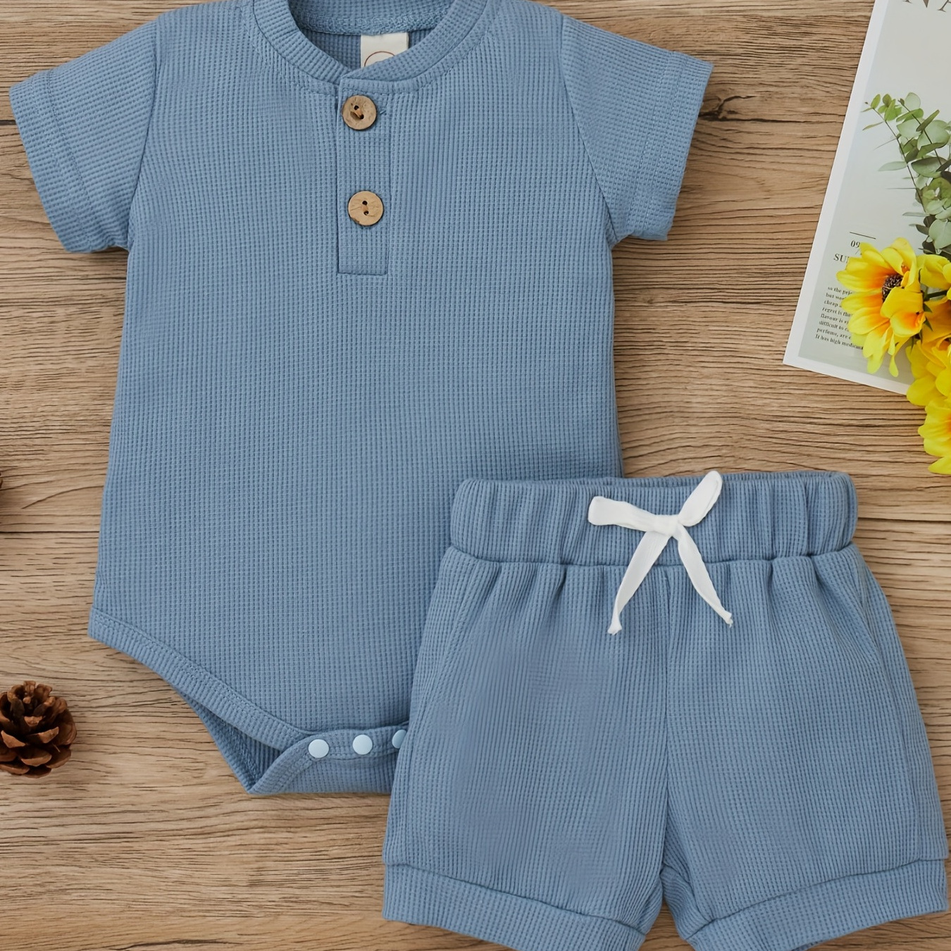 

2pcs Baby Boys Casual Plain Color Short Sleeve Onesie & Shorts Set Clothes