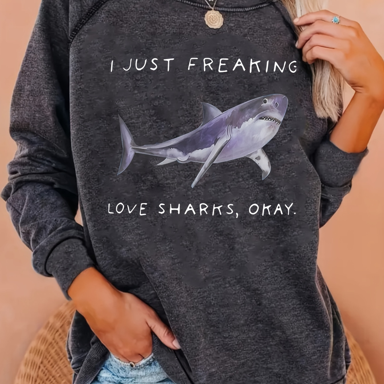 

Shark Print Pullover Sweatshirt, Casual Long Sleeve Crew Neck Sweatshirt For Fall & Winter, Women's Clothing