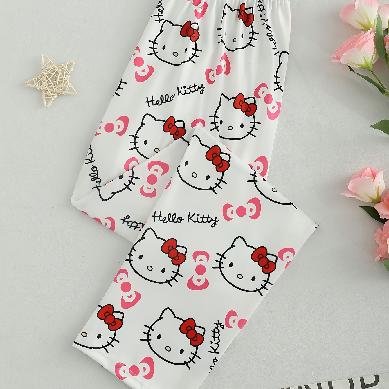 

Sanrio Hello Kitty Women's Pajama , Cute Cartoon Pattern, Knit Fabric, Polyester 95% Elastane 5%, All Season, Adult, 140g/m² - Licensed Product