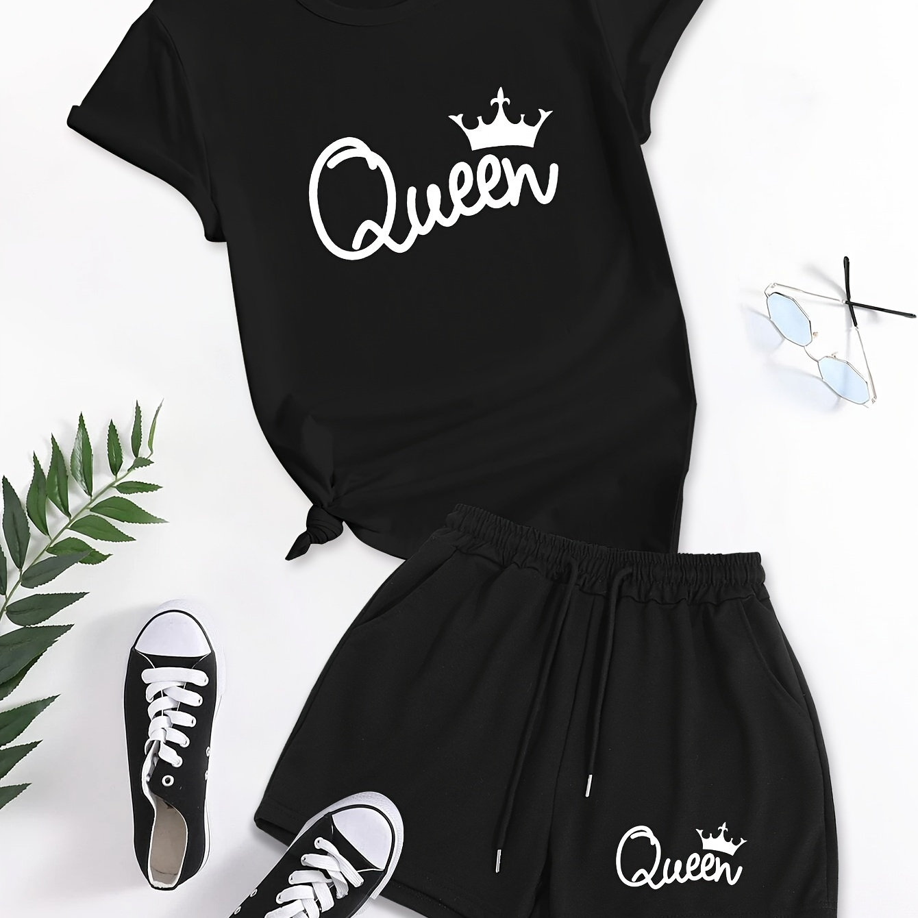 

Ensemble short décontracté Queen Print, t-shirt à manches courtes à col rond et short à cordon de serrage à poches obliques à taille élastique, vêtements pour femmes.