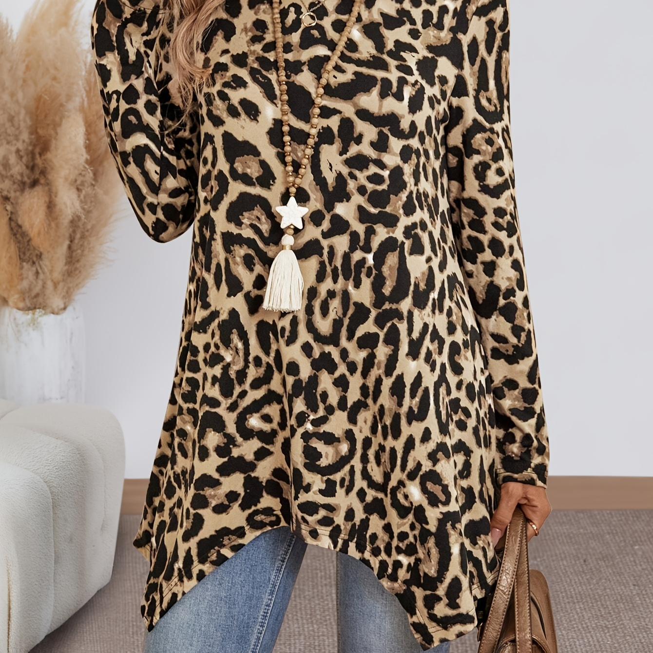 

Women's Urban Casual Long Sleeve Round Neck Leopard Print Knitted Hem Top