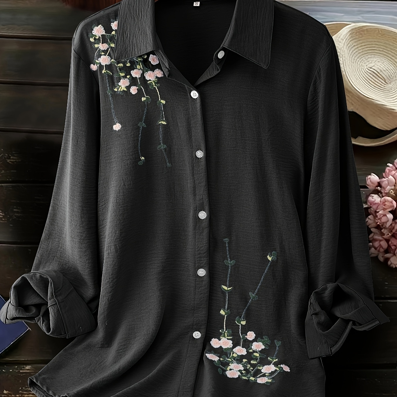 

Large Size Women's Fashion Embroidered Blouse