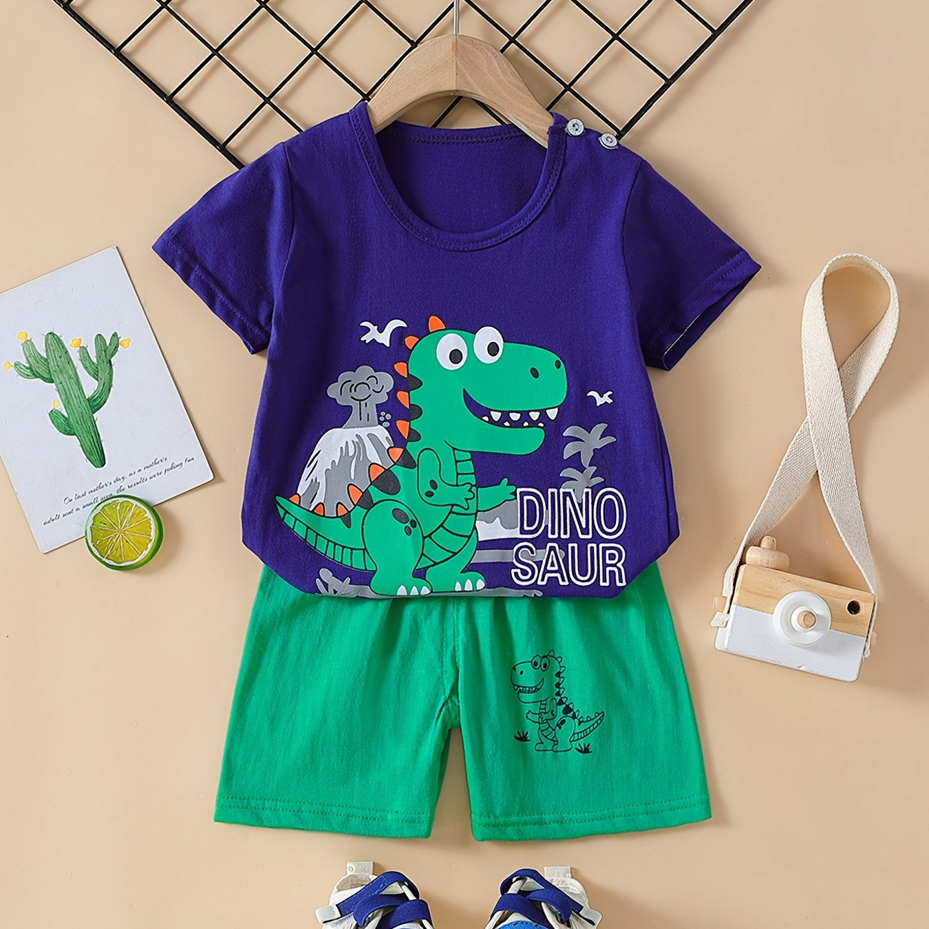 

Boys Cotton Suit, Summer Cartoon Dinosaur Tee And Green Shorts (90, 100 Yards With Buckles, 110, 120, 130 Without Shoulder Buckles)