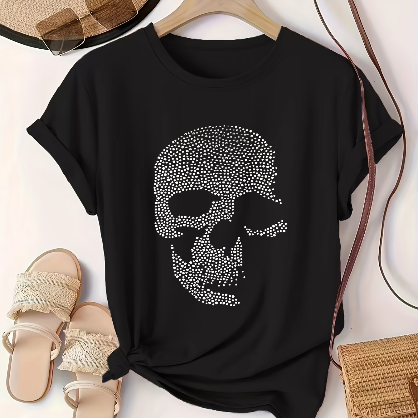 

1pc Women's Casual Round Neck Polyester T-shirt With Geometric Skull Pattern, Regular Length, All , 200g/m² Knitted Fabric - Halloween Themed Tee