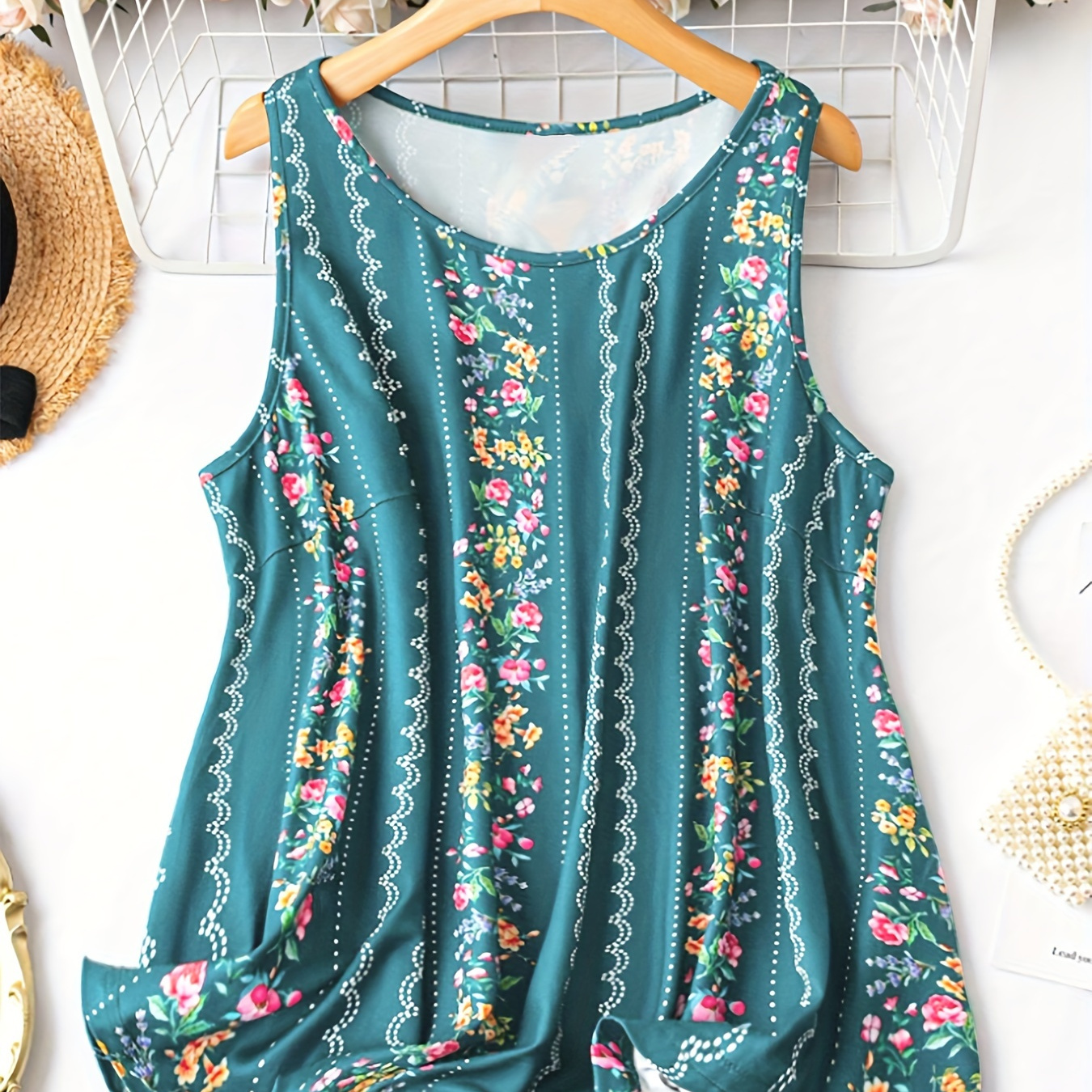 

Plus Size Floral Print Tank Top, Casual Crew Neck Sleeveless Tank Top For Summer, Women's Plus Size clothing